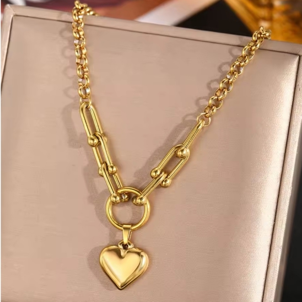 Elegant Horse shoe Stainless Steel Heart Pendant Chain Necklace